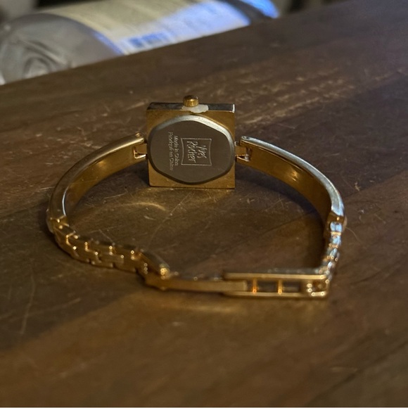 Vintage Yves Rocher gold tone crystal watch - Picture 10 of 11